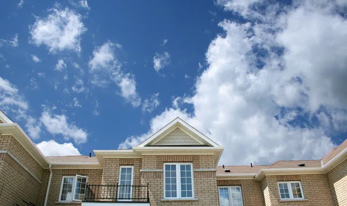 https://www.quote-for-solar.com/uploads/house-2674278-1920-2.jpg